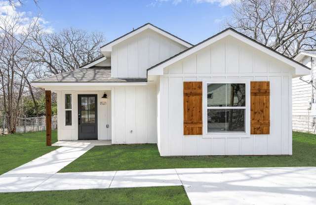 Photo of 1521 South Rusk Avenue