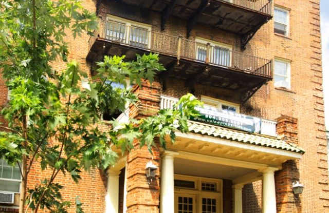 Photo of 1118 Grove Ave