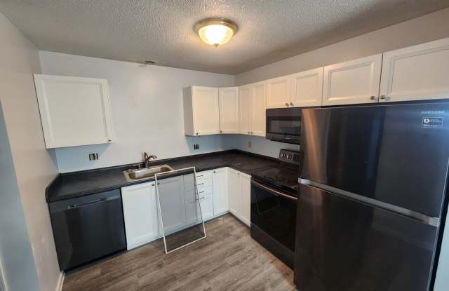 Photo of 7190 Central Ave NE