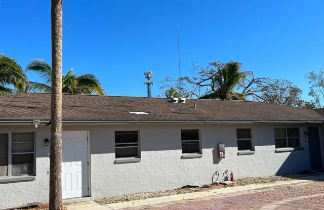 15 SE 24th Avenue - 15 Southeast 24th Avenue, Cape Coral, FL 33990