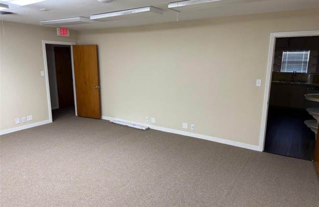 1012 Fort Worth Highway