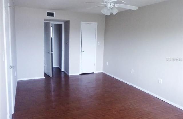 4109 LAKE BAYSHORE DRIVE