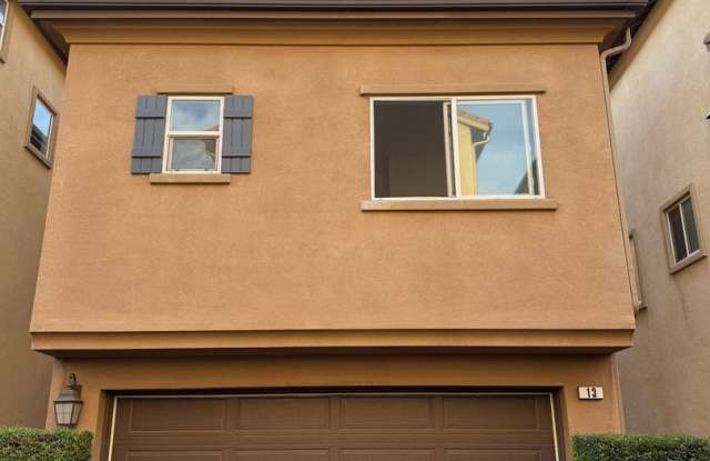 Photo of Spacious 4Bed/4Bath