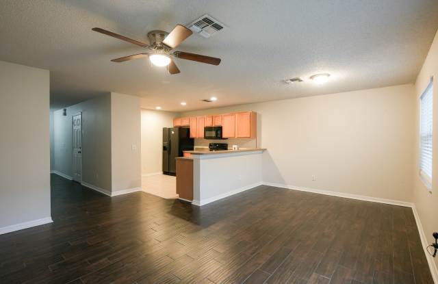 13148 Lexington Summit Street