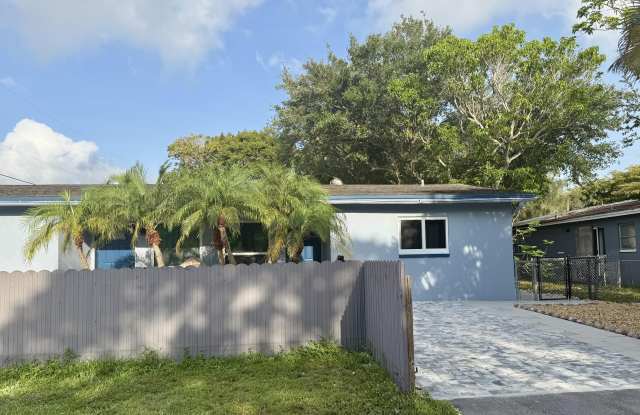 Photo of 5121 SW 43 Ter Terrace