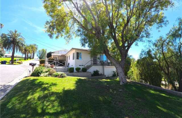 11272 San Juan Street