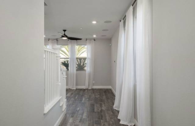 11293 North Alicante Drive