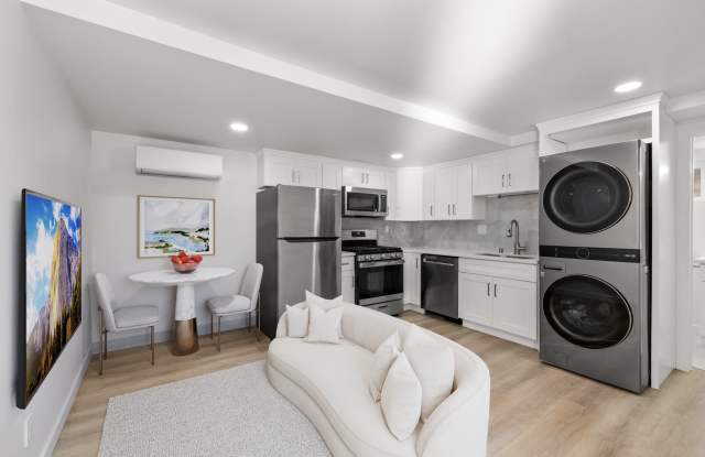 Photo of 3943 1/2 Georgia Street