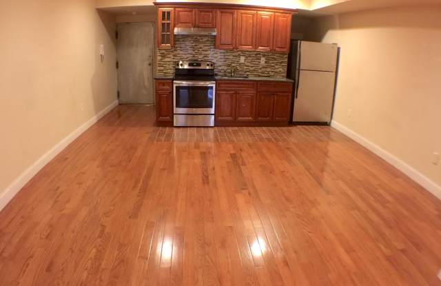 Photo of 1241 VINE Street unit: 2R