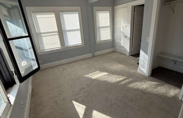 Photo of 824 South Westnedge Avenue