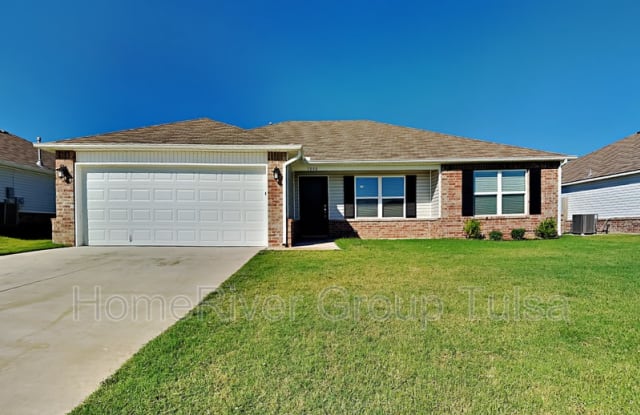 1808 S 15th St - 1808 South 15th Street, Broken Arrow, OK 74012