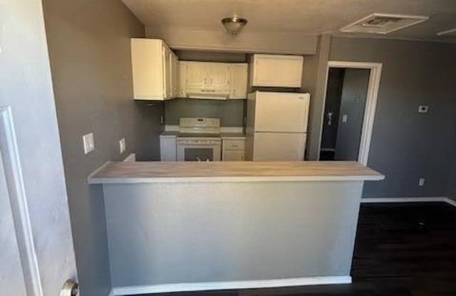 Photo of 417 N 18TH Drive unit: 3