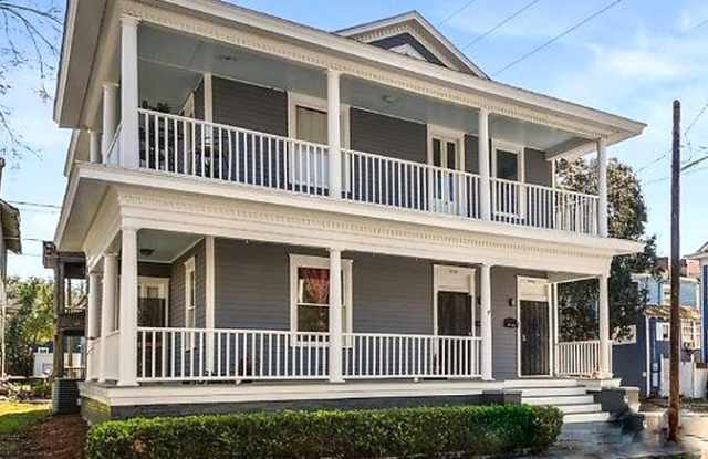 Photo of 217 West 32nd Street - A