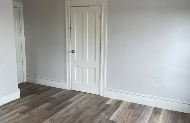 146-3 Cartier Street