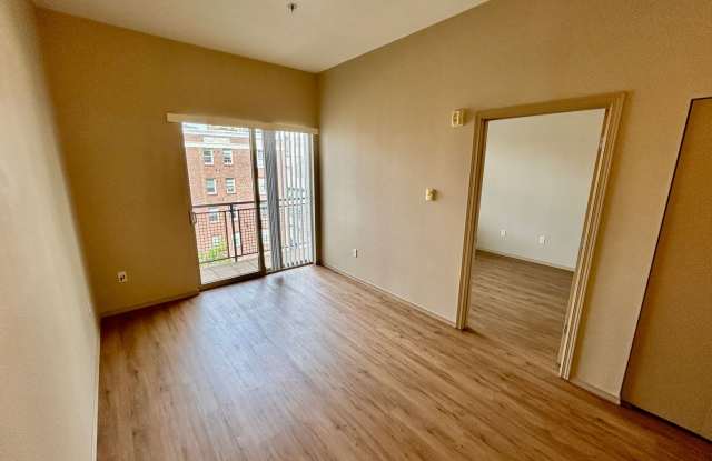 First Hill One Bedroom - Stellar Location! AVAILABLE NOW!