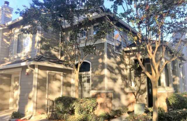 Stunning 3/3 PET FRIENDLY Condo in South San Jose