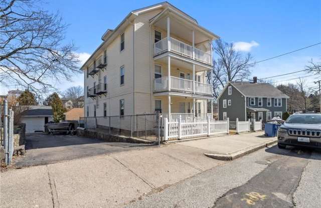 21 7th Avenue