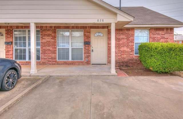 824 Russell Circle