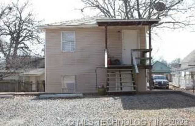 703 Goingsnake Street