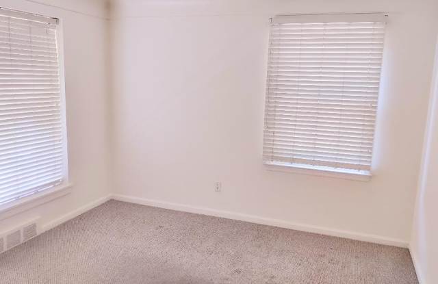 9928 Roseland Street