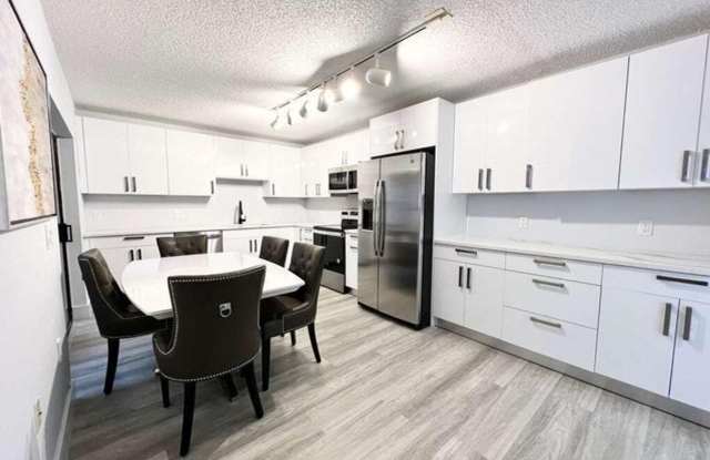 118 1st Terrace, Palm Beach Gardens, FL 33418