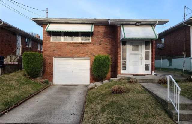 929 Jewett Avenue