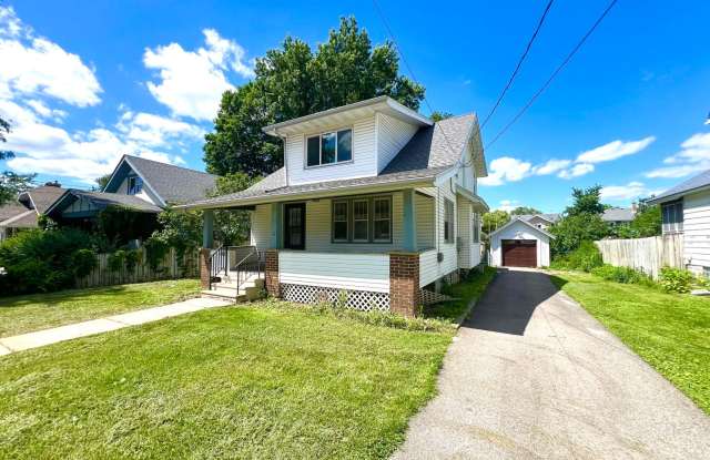 3 Bedroom, 1 Bathroom Single-Family Home!