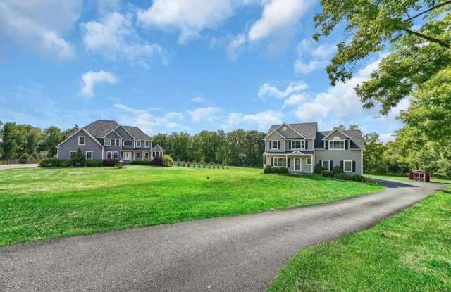 39 Paradise Valley Lane