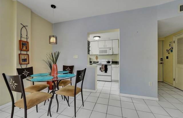 Photo of 341 N Birch Road