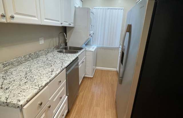 Canyon Club Apartments