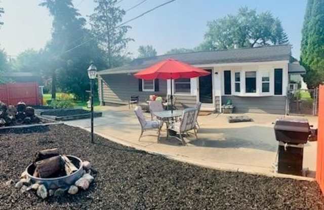 495 W Seymour Lake Road