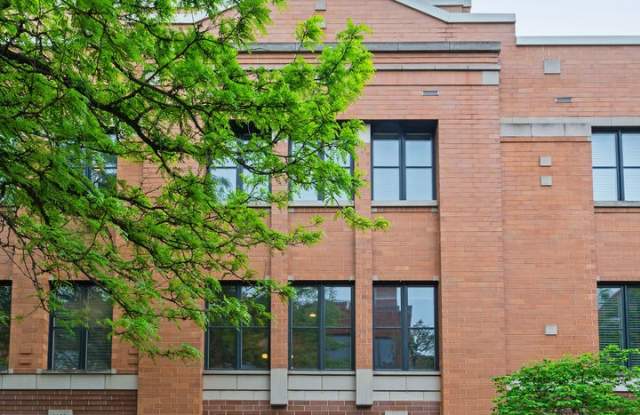 1135 W Monroe Street