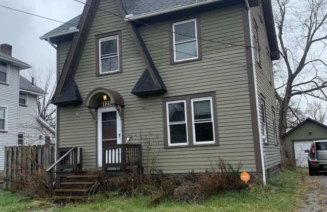 1216 Hollywood Street Northeast