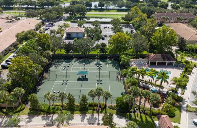 Prime Sarasota Seasonal Rental — Lakeside Mediterranean Gem