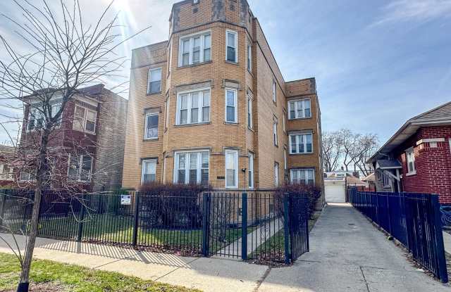 7926 S Luella Avenue unit: 1B