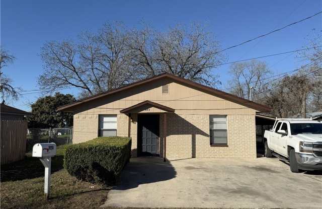 Photo of 924 Pecan Street