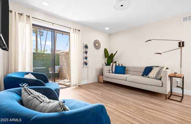 Photo of 533 W GUADALUPE Road