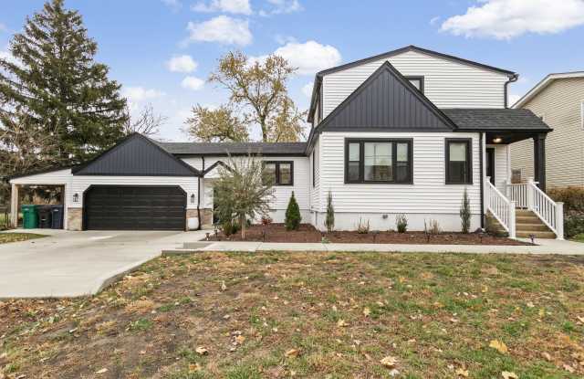 635 East Prairie Avenue