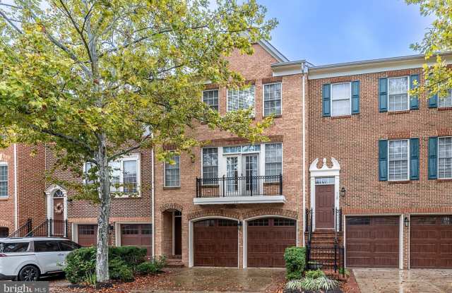 117 HERNDON MILL Circle