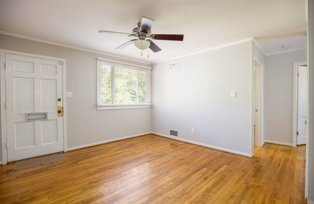 Charming 2BR Condo in Greensboro