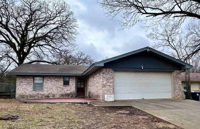 712 Chisholm Trl - 712 Chisholm Trail, Denton, TX 76209