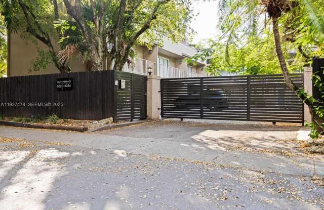 Photo of 3028 Center St