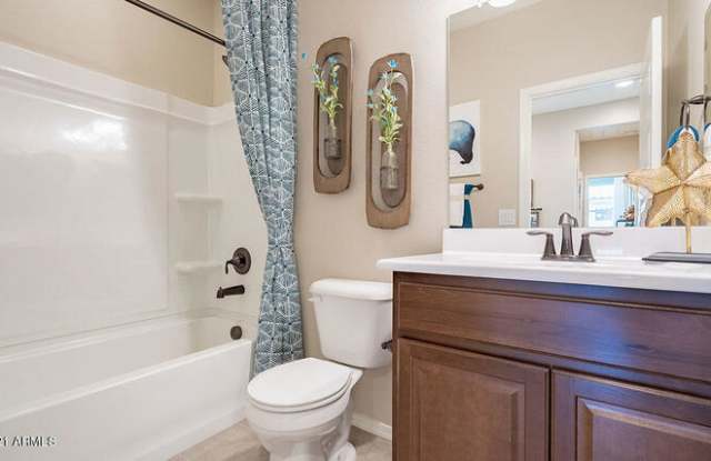 1594 East Kingman Place