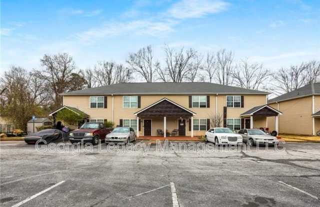 407 Maple Way