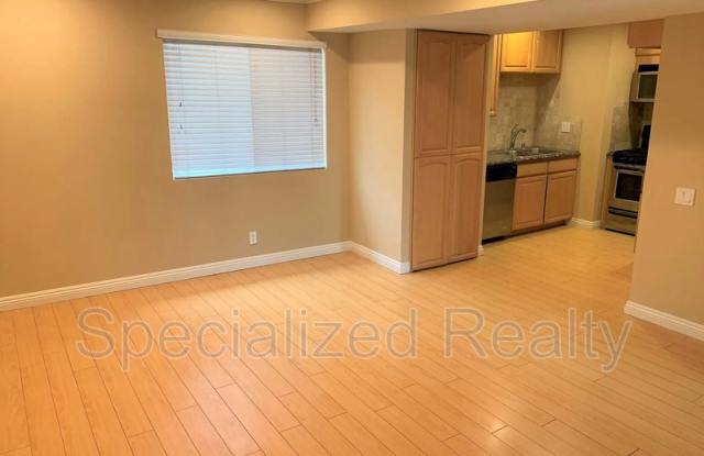 1245 Orange Grove Ave