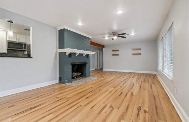 4705 N Miller Avenue