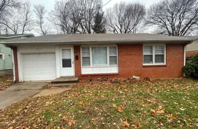 1911 S. Weaver Ave. - 1911 South Weaver Avenue, Springfield, MO 65807