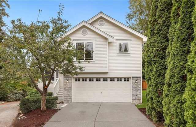 Photo of Spacious and Bright Home with 3 Bed and 2.5 Bath