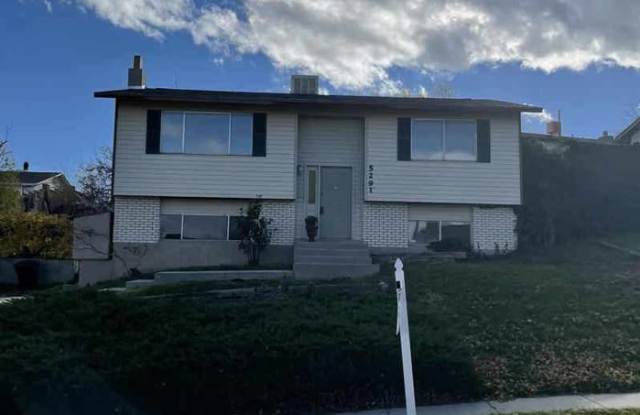 5291 Mountain Men Drive South