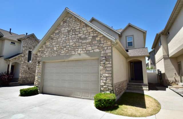 Great 4 Bedroom 3 Bath Home in South Jordan in Amazing HOA Community!